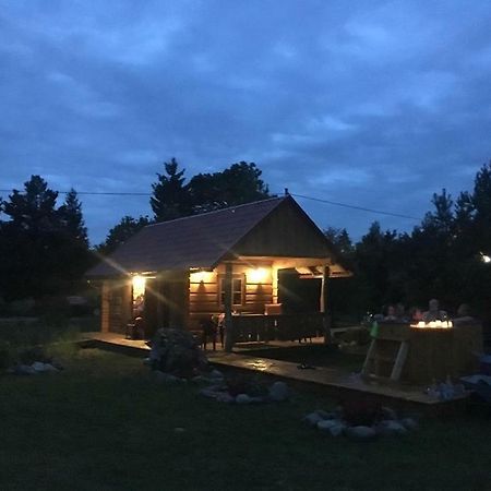 Maenniste Holiday Home Hiievalja Luaran gambar