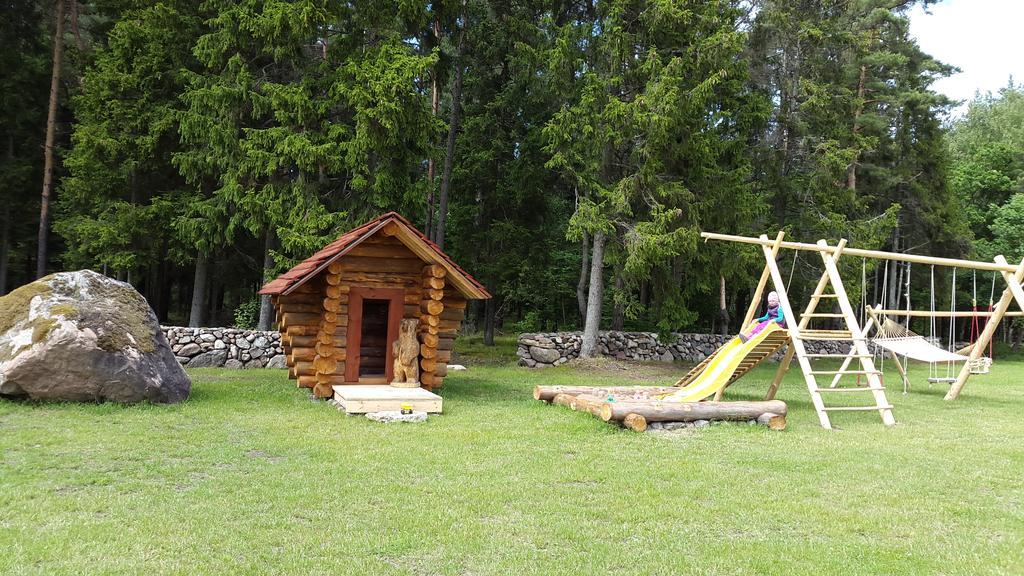 Maenniste Holiday Home Hiievalja Luaran gambar
